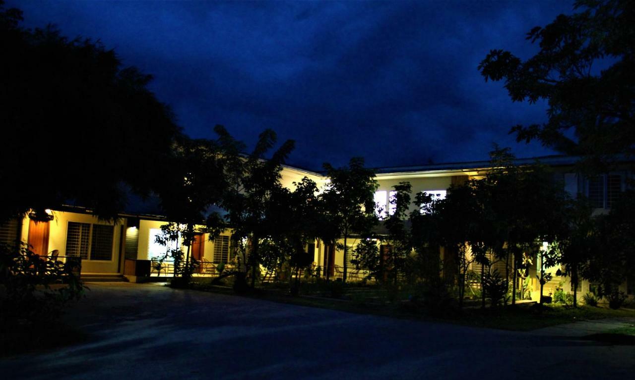My Parents Guesthouse Kampot Buitenkant foto